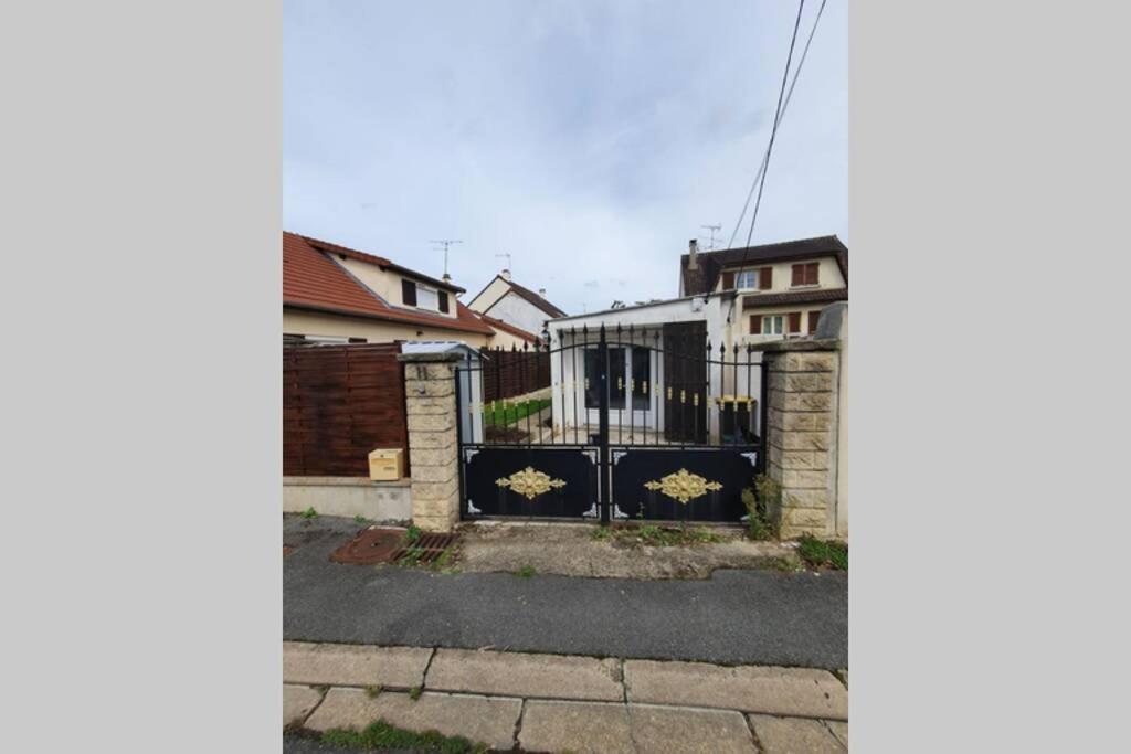 Maison roisséenne entre Paris et Disneyland Roissy-en-Brie Exterior foto